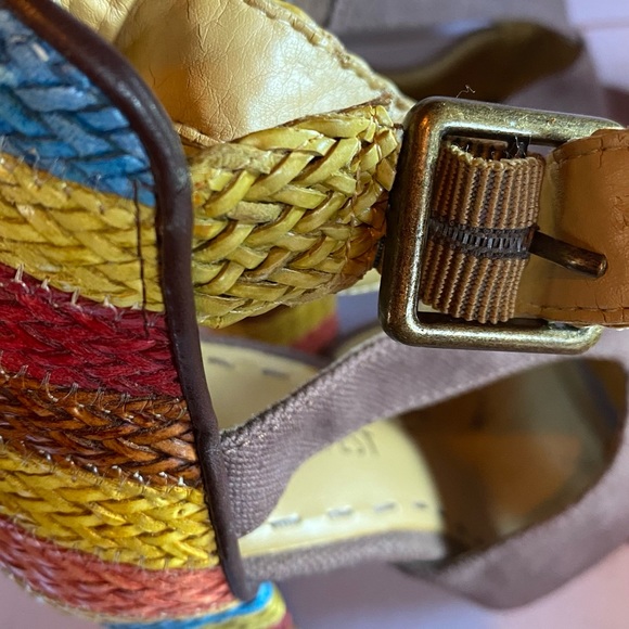 Like new Nine West Heels Colourful Rattan Material - Picture 6 of 9